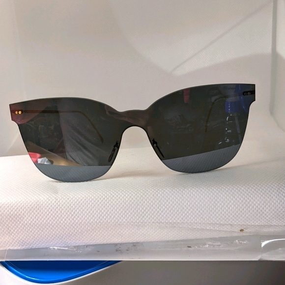 Illesteva Accessories - Illesteva sunglasses
